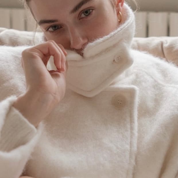 앤유브라운 아이보리 울 하프코트 새상품