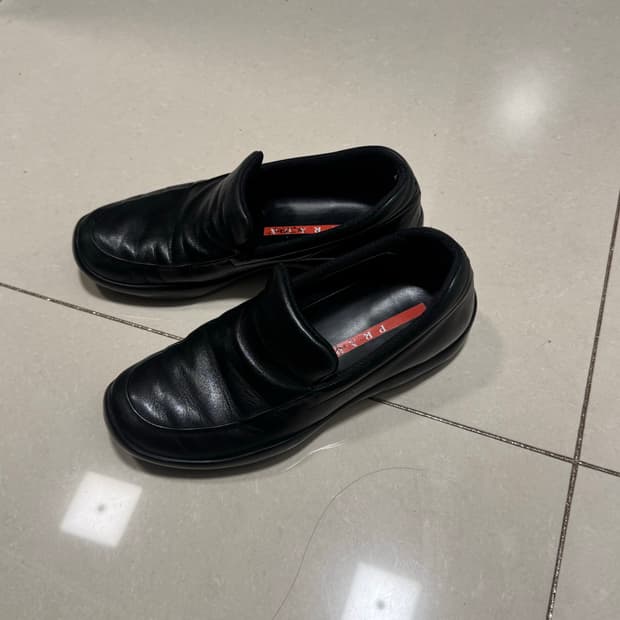 프라다 여자 로퍼 레더 235