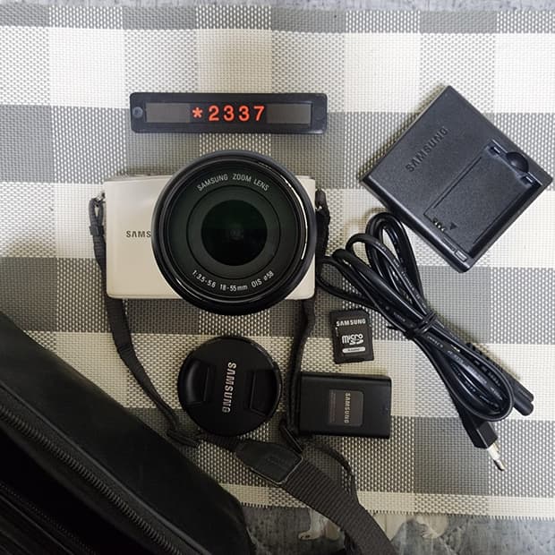 삼성 NX 100 디지털카메라 화이트바디 가방세트