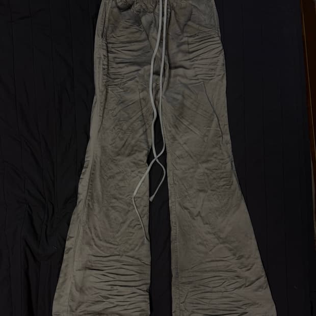 언더마이카 스모키 베이지 플레어드 이지팬츠( size2