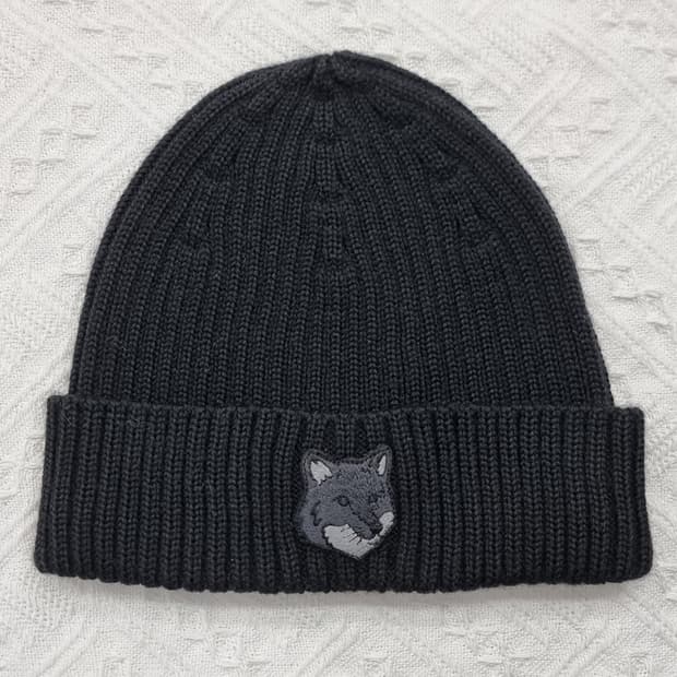 MAISON KITSUNE 메종키츠네