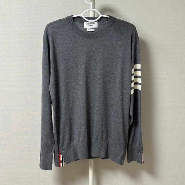 [3] 톰브라운 사선완장 메리노 울 니트 그레이