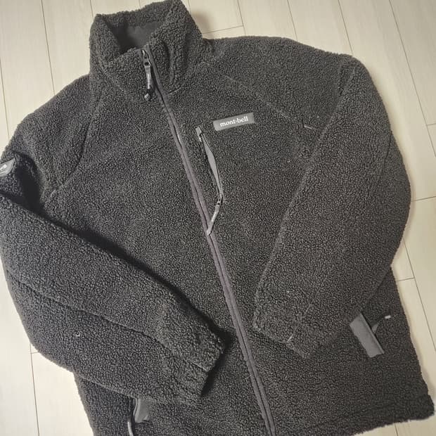 새상품급)몽벨 남성 플리스 자켓 사이즈100(L)


여러 중고사이트에도