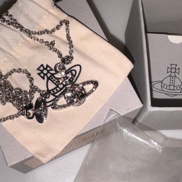 비비안웨스트우드 목걸이 판매