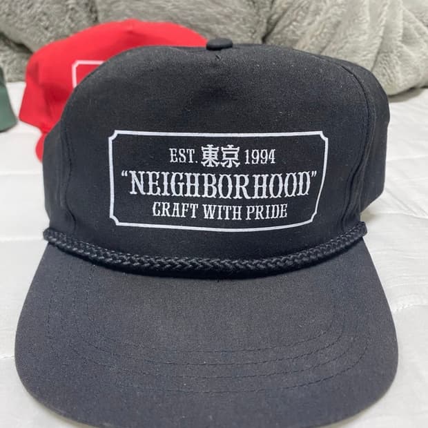 네이버후드 바쉴드 캡 블랙 판매 합니다