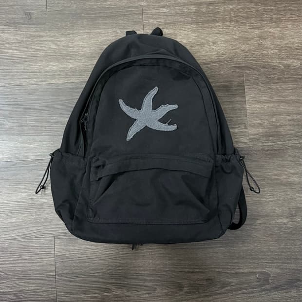 더콜디스트모먼트 백팩