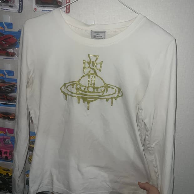 비비안웨스트우드 롱슬리브