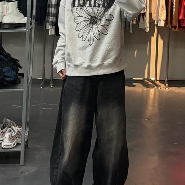 마르디 메크르디 플라워 마르디 블라썸 맨투맨 A3326