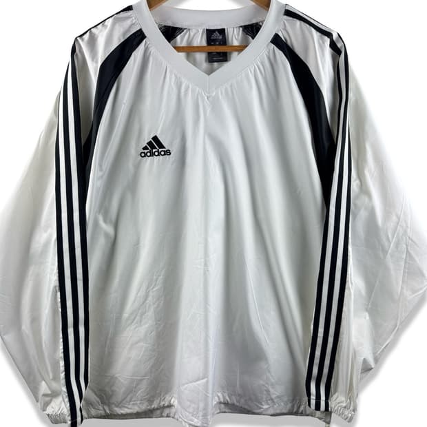 아디다스 검흰 범고래 웜업2605