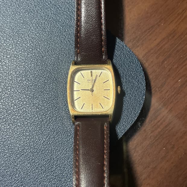 빈티지 세이코 쿼츠 레더 시계