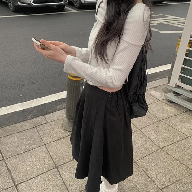 애니원모어 플리츠 스커트