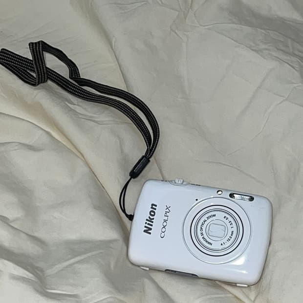 니콘 쿨픽스 S01 화이트 🤍