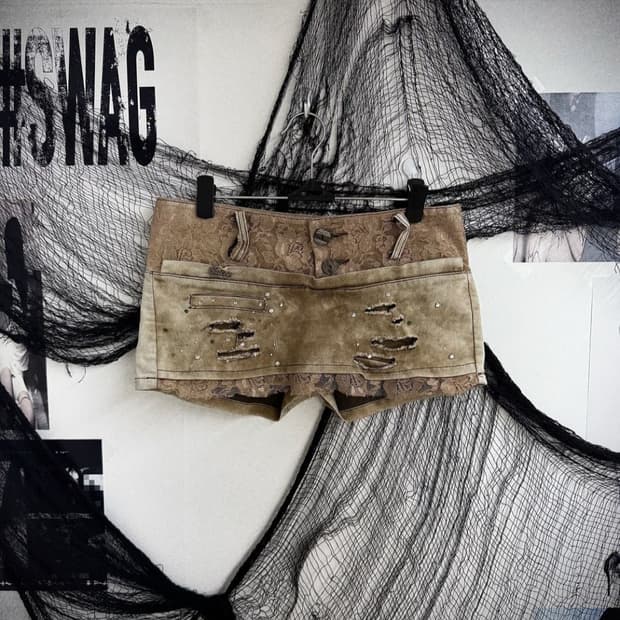 Grunge beads detail shorts