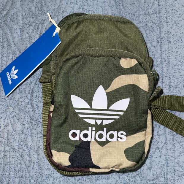 아디다스 카모 페스티벌 백 와일드 파인