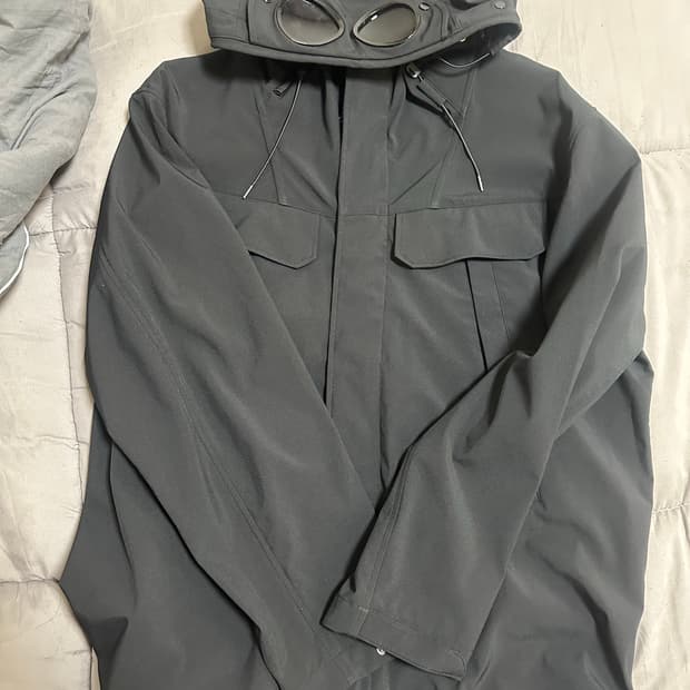 C.P. 컴퍼니 쉘-R 더블 포켓 고글 자켓 블랙 - 25SS