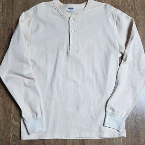 아웃스탠딩 헨리넥 롱슬리브 아이보리 L