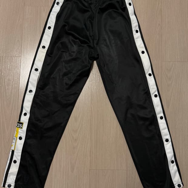 아디다스 바지 판매(원가 19만원 정도)