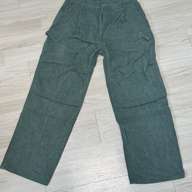 베이스모먼트 피그먼트다잉 파라슈트 팬츠