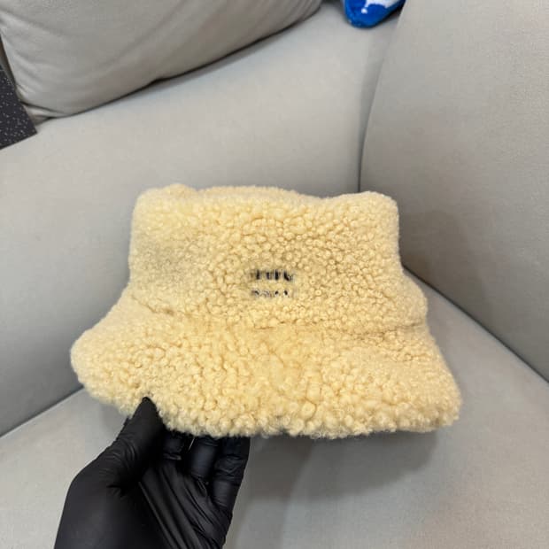 미우미우 시어링 버킷햇