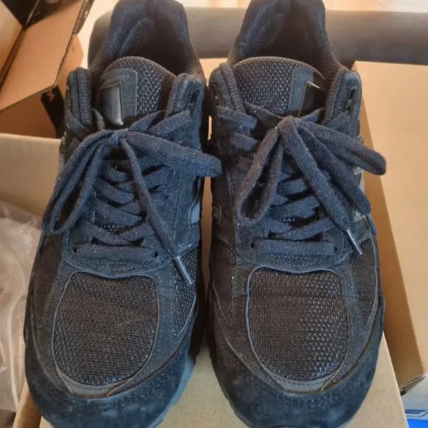 뉴발란스 990 v5 트리플블랙  275