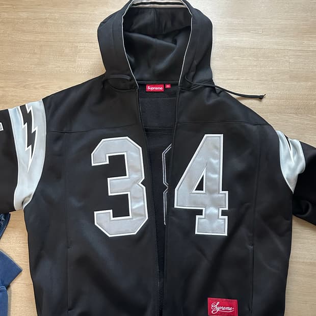 슈프림 풋볼 집업 후드 스웨트셔츠 블랙 - 24SS