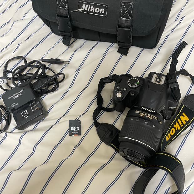 니콘 D3000 DSLR 카메라 + 18-55mm 렌즈