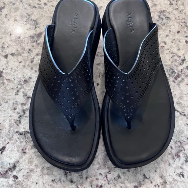 알라이아 비엔 샌들 245