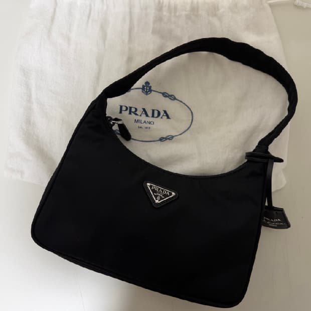 프라다 리에디션 2000 리나일론 미니백 블랙 테수토 호보백