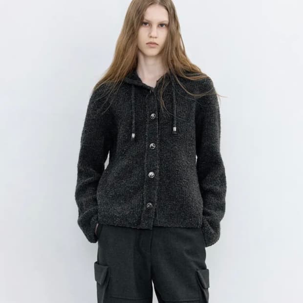 인사일런스 우먼 더스트 부클 후드 니트 CHARCOAL