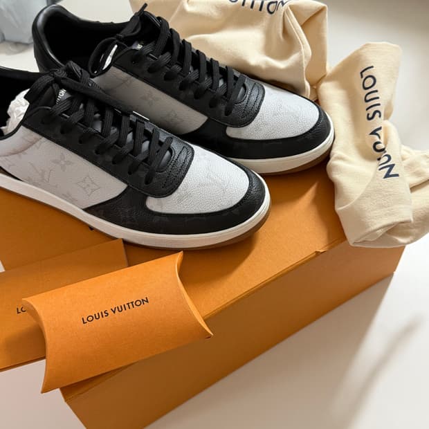 모노그램  캔버스 리볼리 스니커즈