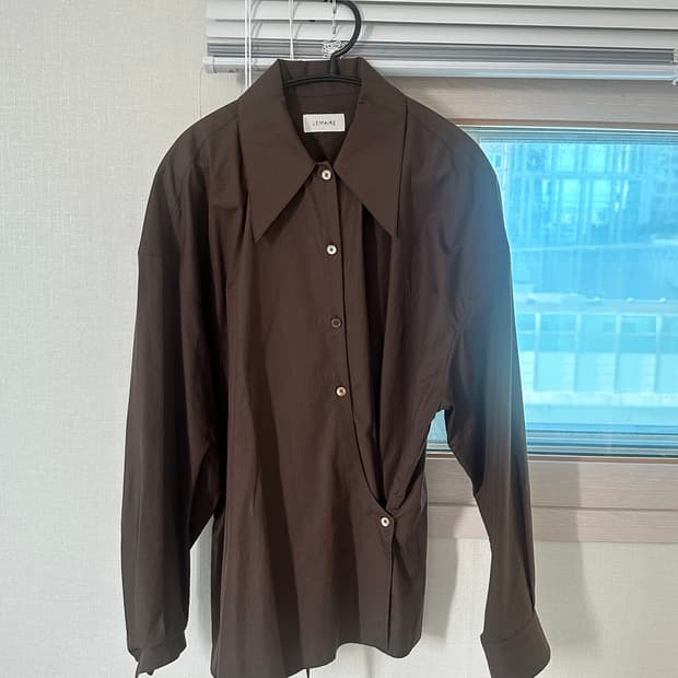 르메르 트위스트 셔츠