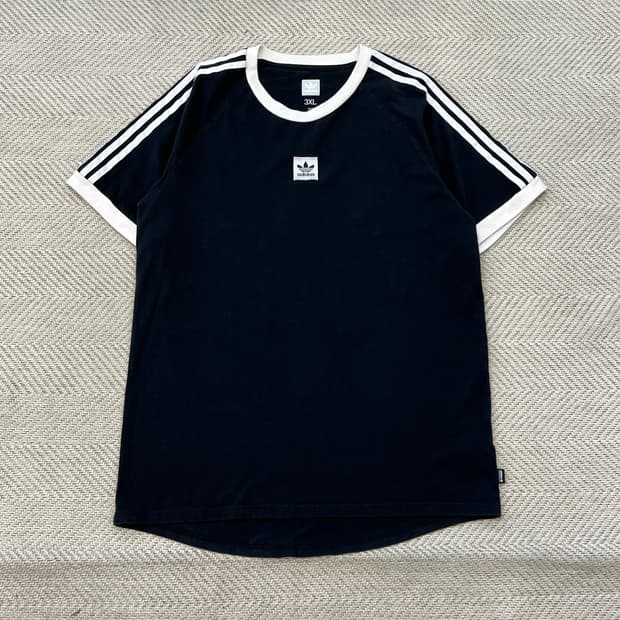 아디다스 로고자수 반팔티셔츠 r3992