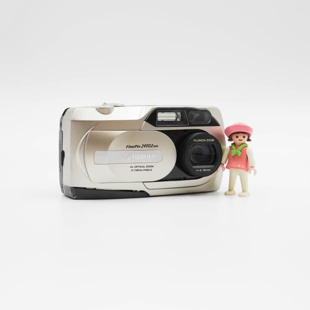 Fujifilm FinePix 2400 Zoom (후지필름 2400)