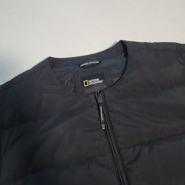 내셔널지오그래픽 와펜 블랙 경량패딩