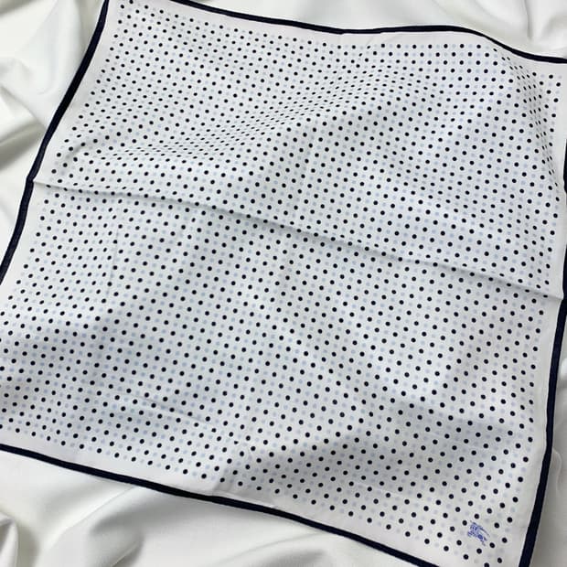 [정품] Burberry 버버리 도트 패턴 빈티지 쁘띠스카프 손수건