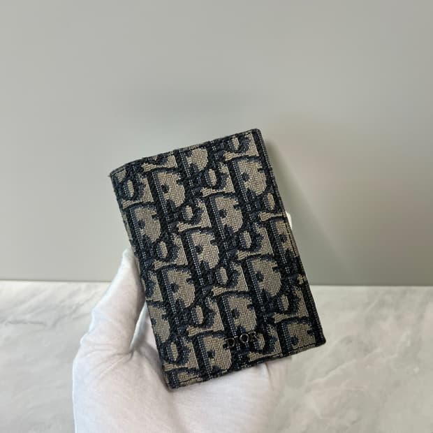 디올 오블리크 오거나이저 지갑