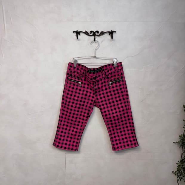 Black pink gingham check capri pants