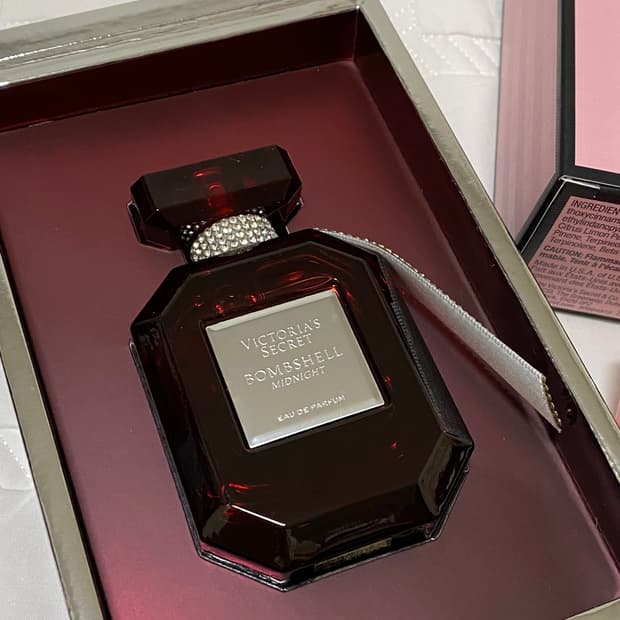 [정품/새상품] 한정판 빅토리아시크릿 밤쉘 미드나잇 오드 퍼퓸 향수 50