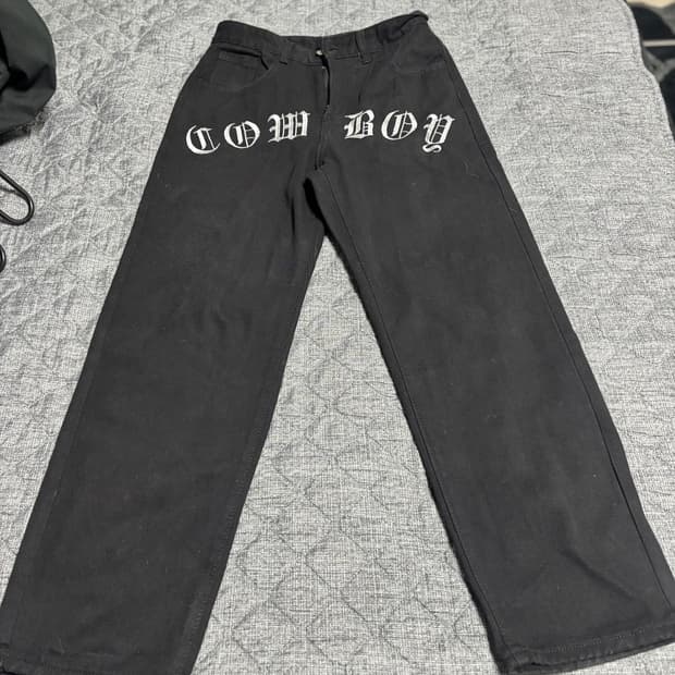 블랙 자수 팬츠