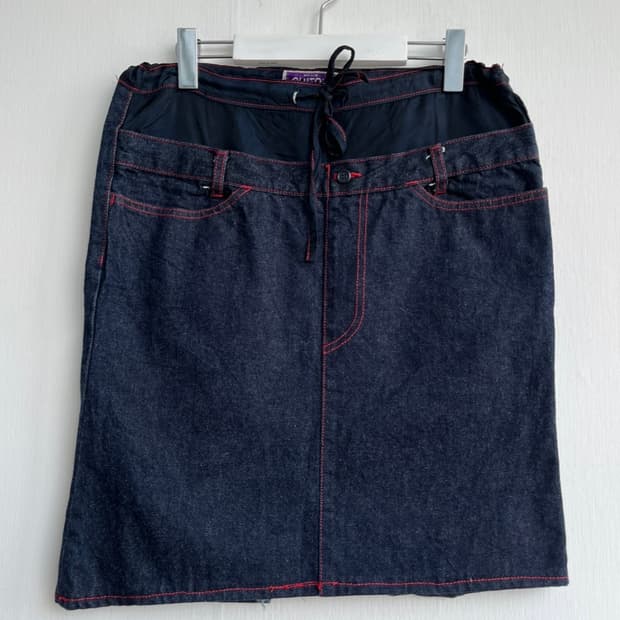 CLUTCH 레드 스티치 데님 스커트