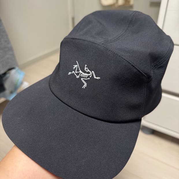 아크테릭스 감마 5 패널 캡 블랙 L/XL