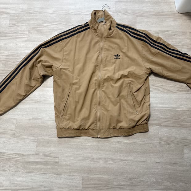 아디다스 베이지 바람막이