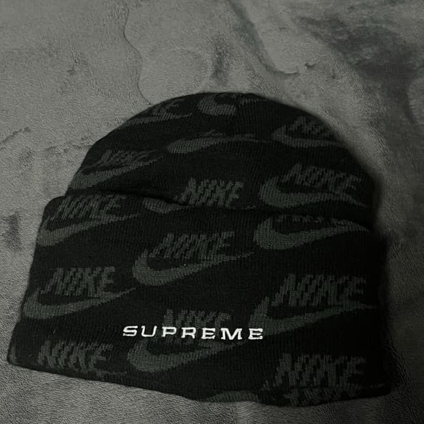 Supreme x Nike 자카드 비니 