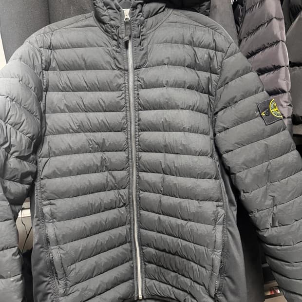 스톤아일랜드 룸우븐 경량패딩 블랙L