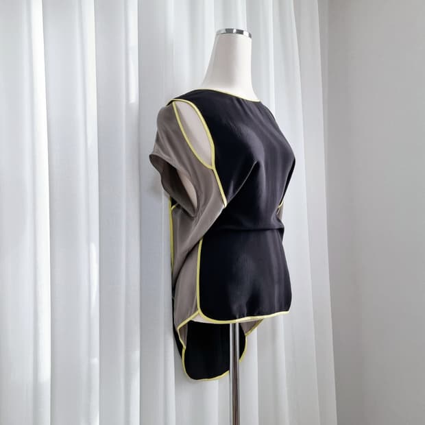 알렉산더왕 블라우스 실크100% (55-66/표기S) 상태좋아요