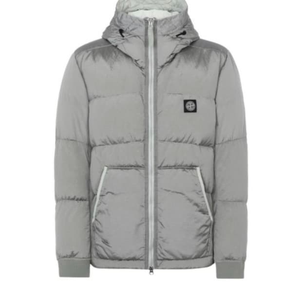 스톤아일랜드 나일론 메탈 그레이 패딩 판매중!