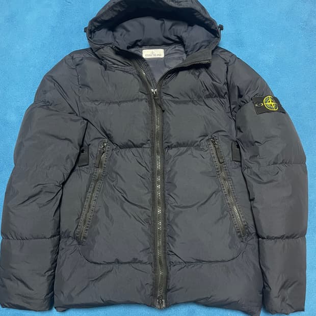 {최근년식 새상품급 [정품] 스톤아일랜드 패딩}