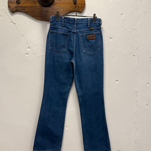 29) 80-90s USA Wrangler Bootcut Jeans