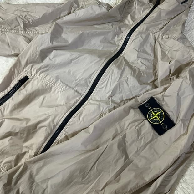 스톤아일랜드 바람막이 L