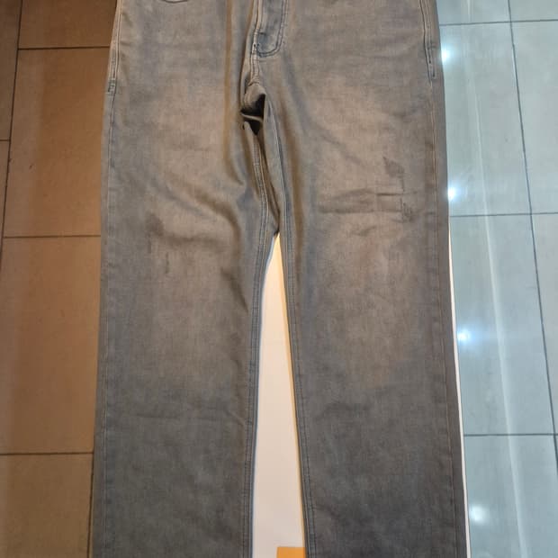 시리즈(Series) 데님 팬츠 82 판매합니다
단시간 착용하고 보관만